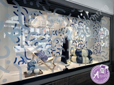 ไดคัทสติ๊กเกอร์หมึกขาวติดกระจก