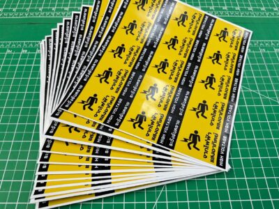 สติ๊กเกอร์คำเตือนติดเครื่องจักร