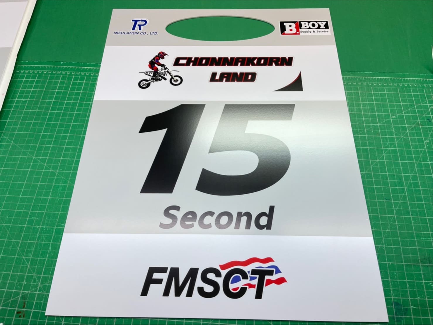 สติ๊กเกอร์ติดอะคริลิค