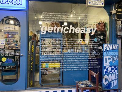 ตัดสติ๊กเกอร์ตัวอักษรติดกระจก