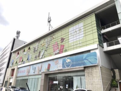 พิมพ์สติ๊กเกอร์ติดหน้าอาคารสูง