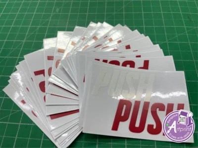 โรงพิมพ์สติ๊กเกอร์ใสหมึกขาว