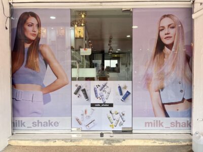 ป้ายสติ๊กเกอร์ซีทรูติด หน้าร้าน