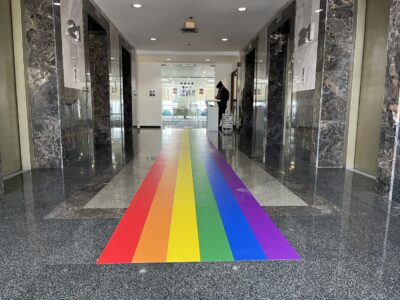 พิมพ์สติ๊กเกอร์ลายธงรุ้ง