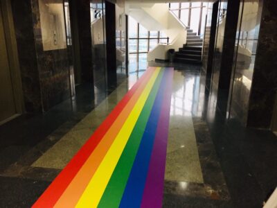 พิมพ์สติ๊กเกอร์ลายธงรุ้ง