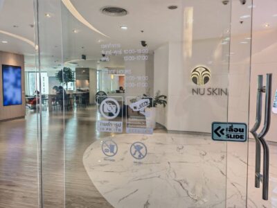 ร้านตัดสติ๊กเกอร์ติดกระจกบานเลื่อน