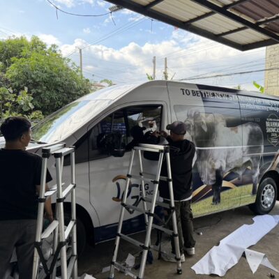 สติ๊กเกอร์ติดรถตู้